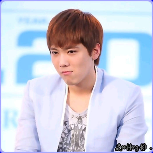 << ...Hmmm... :-? ...Du`te la bucatarie, ia un pahar.. te intorci.. il pui aici pe masuta..;;)
