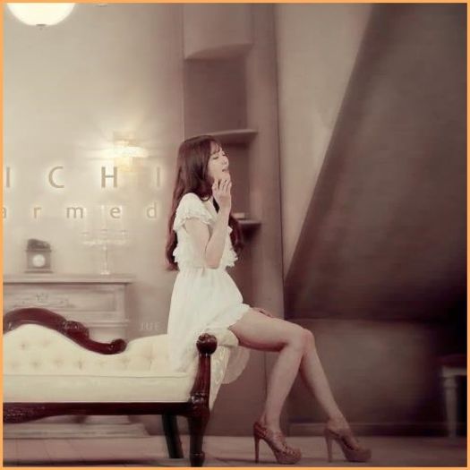 ^^..=Incepe sa ii povesteasca..multe..chesti :)=