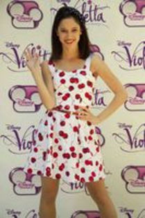 90748448_XIHMKMY3 - Violetta