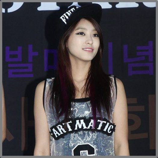 [:)] M-am lovit :-s :)).. Daa,imi e dor sa ies cu tine,Mh,Ren,BoA,GD,Hara..prin parc :3 :)). - l - x - Episodul 61 - x - l