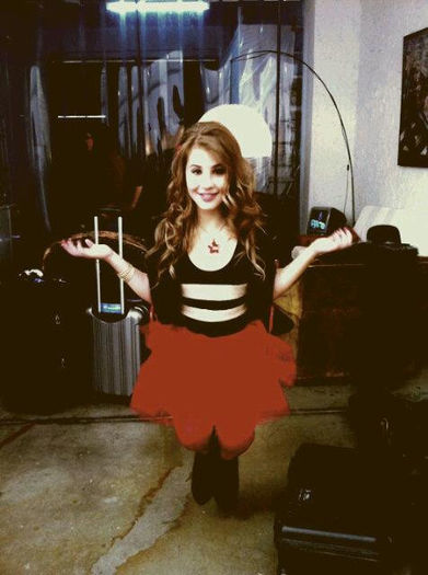 378383_365072410250844_1357847351_n