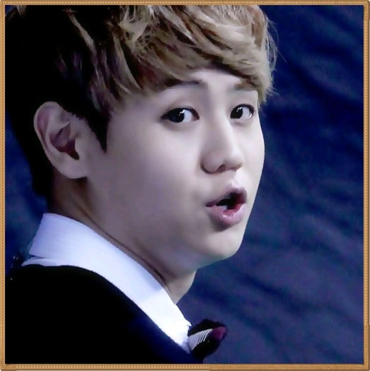 [:X] ...:"> ...ATI AUZIT?! SUNT AMANTUL BOREI! :-" ..