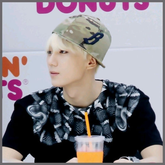 [(:] ...[o da cu unguent; ii pune pansamentul] ..Gata. :)