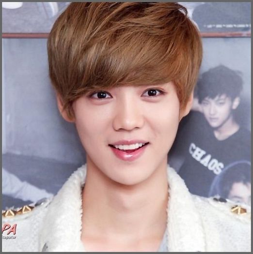 (LH) ..Sunt frumoase,dar pacat ca doar noapte le putem vedea..:))