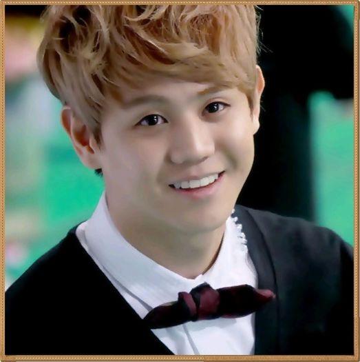 [:X] .(afara) ;;) (ii pune `inelul` pe deget) Arata splendid, pacat ca e noapte si nu pot vedea. :)) - l - x - Episodul 62 - x - l