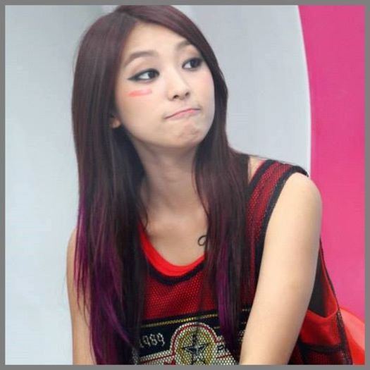 [:)] Mm..bine :o3..[il imbratiseaza]..Oh , Seob .. tu nu ai vazut dragule :-s. - l - x - Episodul 62 - x - l