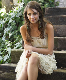 Willa Holland (13)