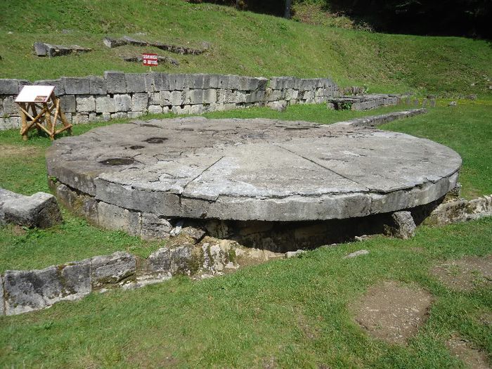 DSC01941 - Sarmisegetusa Regia