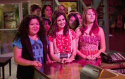 54867954_MEFEFJL2 - Austin And Ally