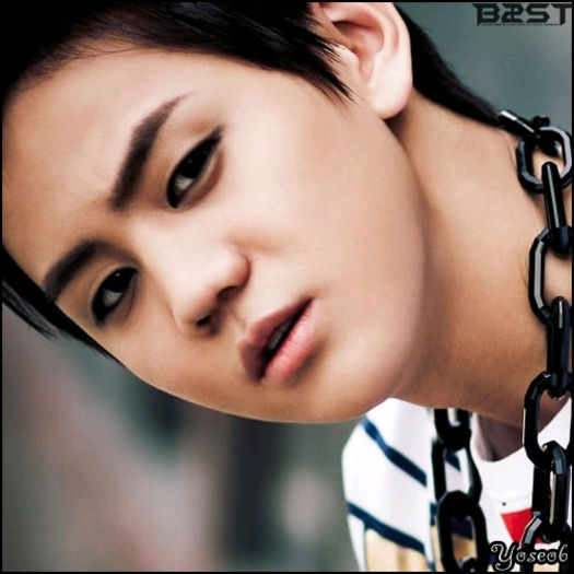 [:X] ..Voi doi ati complotat. :-w ...Lulu`le, ce alegi? ;;) :)) >:)