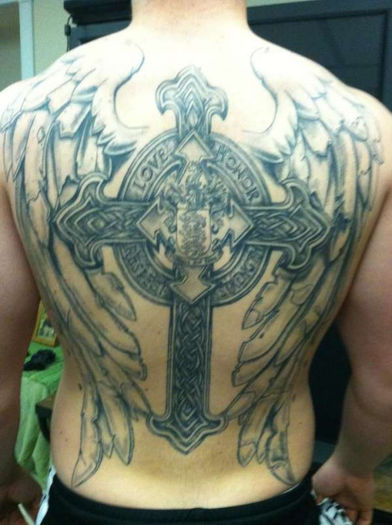 Back-Cross-and-Wings-tattoo-128265 - Tatuaje pentru baieti