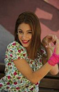 90774478_NHEEZJH3 - Violetta