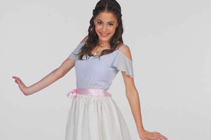 Disney-Channel-lanseaz%u0103-serialul-Violetta