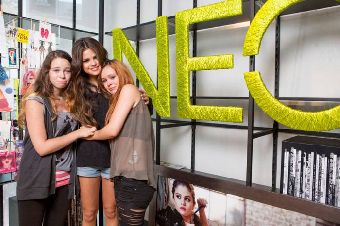 11 - Meet and Greet at NEO store Berlin