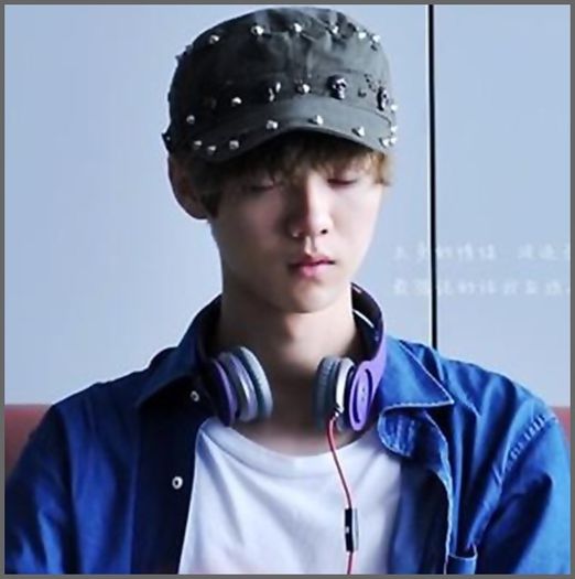 (LH) ..(i.p pe nisip) ..dar eu ce sunt? :))