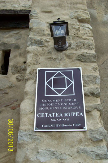 100_8806 - CETATEA TARANEASCA DIN RUPEA JUD BRASOV