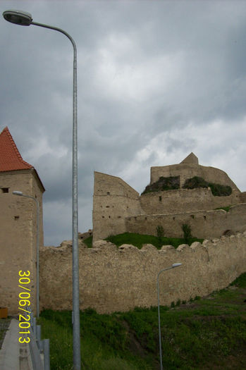 100_8798 - CETATEA TARANEASCA DIN RUPEA JUD BRASOV