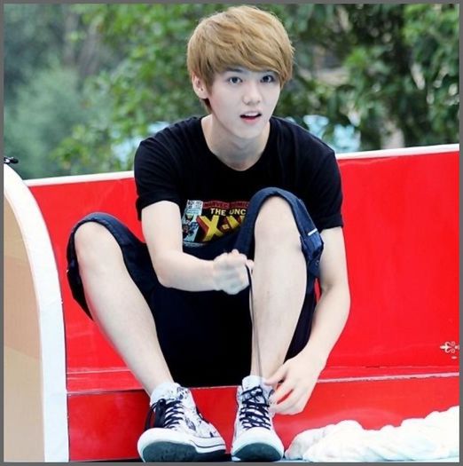 (LH) .. Nu.."miau miau"faci tu :3 .. :)) .. :-w .