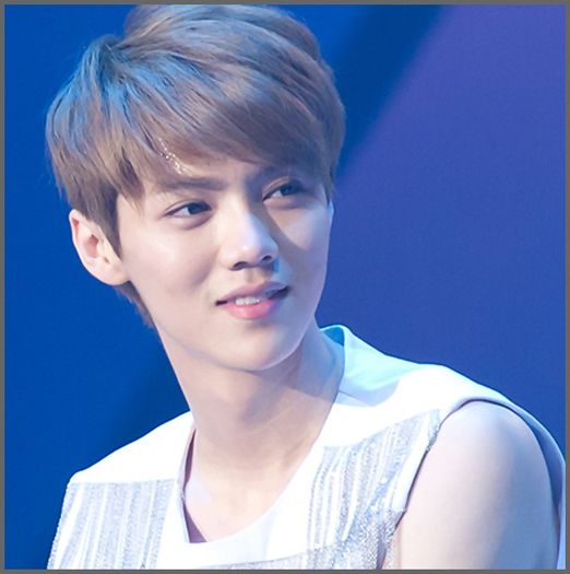 (LH) ..Dar cu ce m-am laudat ? :o3 :)) .