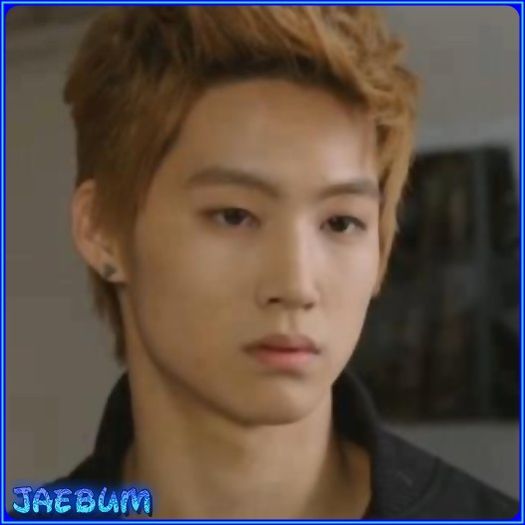 <3 .. Vrei bataiee? :-w .. [o loveste] ..