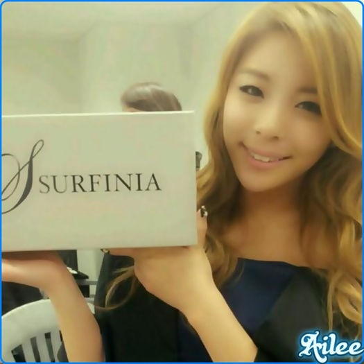 ♡ Fata..ma adormi..zau..(:| .. [il loveste cu perna] Mai poarta si tu tocuri..:-?..:))