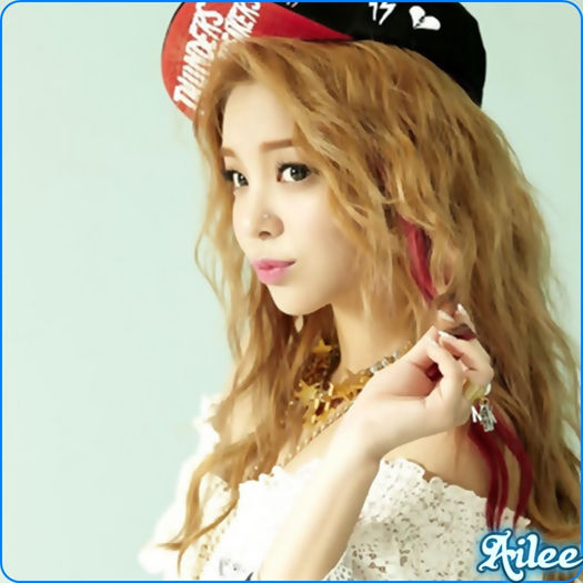 ♡ Fata..:-w..[isi pune mana in jurul catului lui] Daca pleci..te duci singura la shopping, clar? :-w