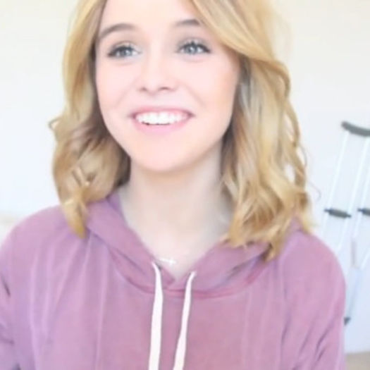 z4g251-l-c680x680-sweater-purple-t-shirt-shirt-sweater-white-clothes-acacia-clark-acacia-brinley-sum