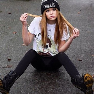 2934jf-l-c335x335-shoes-boots-black-shoes-black-leggings-t-shirt-shirt-hat-acacia-clark-chillin