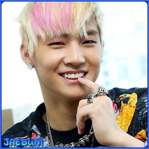 <3 .. Chh..bine. >:P .. Hera..you first. ;;) .. Alege. :D ..