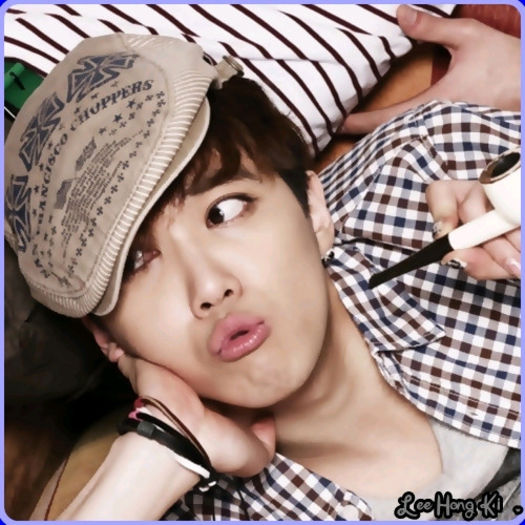 << Good night. :-h [bea] ..Eu.. mnu. :-? [bea]