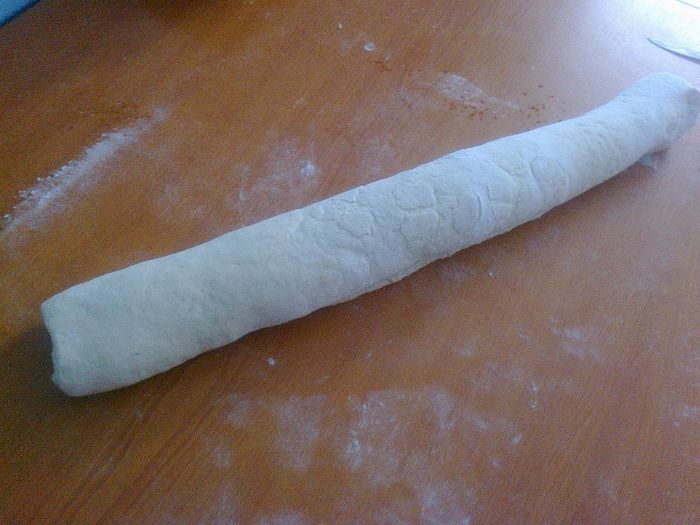 Paine decorativa role simple - cu boia, piper si usturoi - Culinar 1