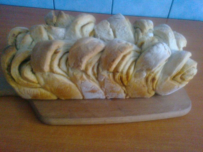 Paine decorativa role simple - cu boia, piper si usturoi - Culinar 1