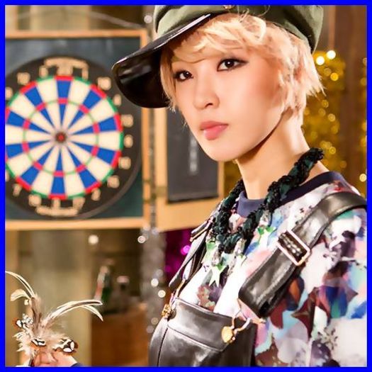 .` |pune cartea inapoi pe masuta;duce paharul la bucatarie;pleaca sus|