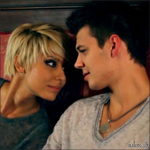 - m;am plictisit ;( . * se smiorcăie =)))).