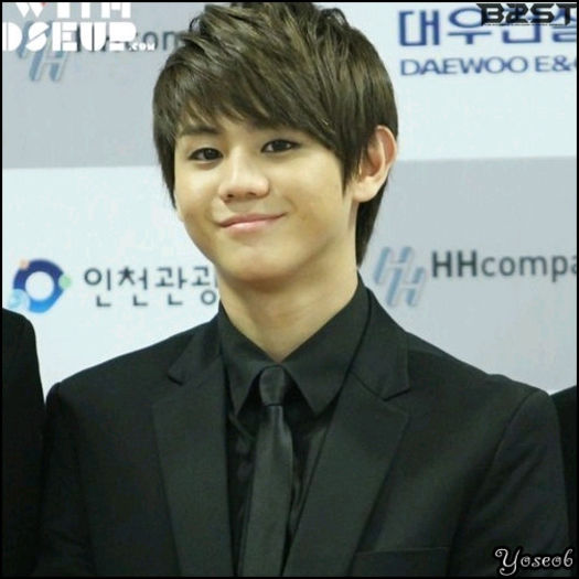 [:X] ...Ba e. >:p ...Hey Suz.. :-h