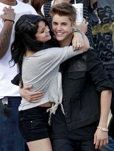 selena-gomez-justin-bieber(5) - Selena Gomez