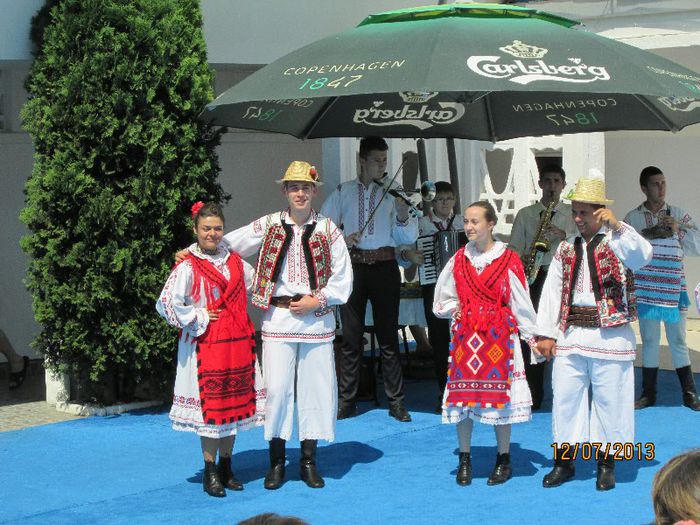 IMG_5582 - Spectacol la festivalul berii din Geoagiu Bai