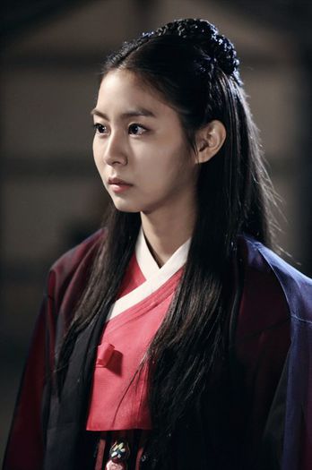 after-schools-uee-receives-praise-from-jeon-woo-chi-staff-more-still-cuts_se-lo_0 - Jeon Woo Chi