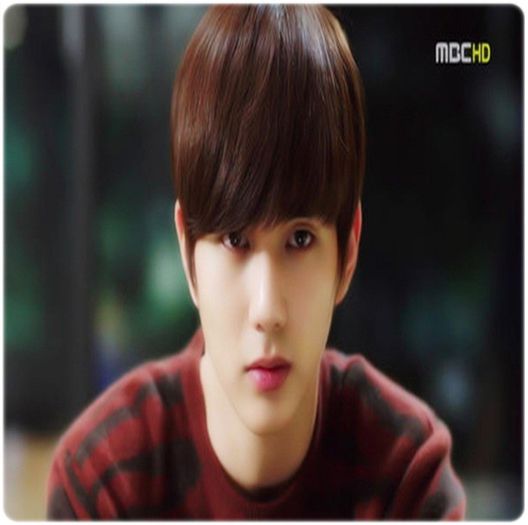 Sunt pt. prima oara aici si nu stiu .. :-s Eu cred ca, este o diferenta mare intre noi.