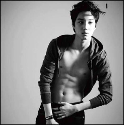 (Kai) ..Si ce daca iesi ?:)) Maknae unde e ? (se uita in jur,il vede) Aaa,lasa..ca vine el inapoi :3 - l - x - Episodul 67 - x - l