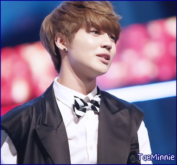 x. Paii..eu stau cu..Hwa. :-? ..