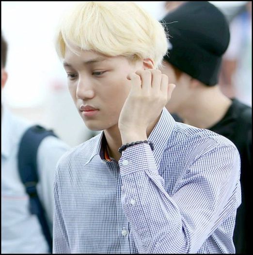 (Kai) ..1. Pentru ca Luhan,a spus ca va sta cu nu stiu cine..