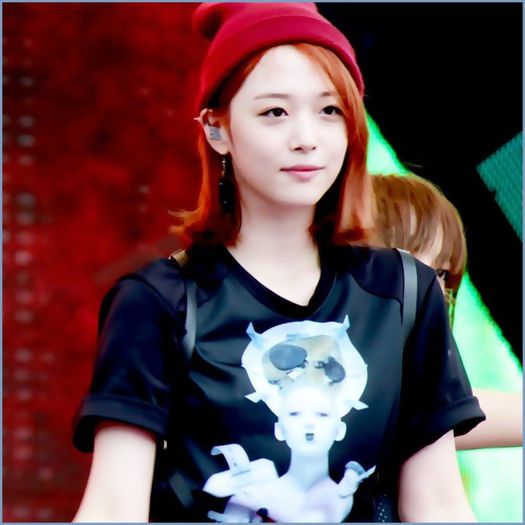 `.. Mi`ar placea sa glumesc,sincer. -.- .. Daa,red fish. :)) ..