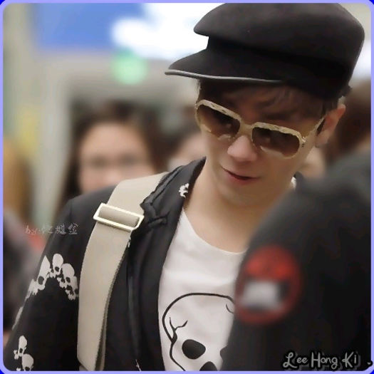 << [intra] Bunaa.. :-h Unde`i ala micu? ^^