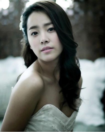 14373-innocent-to-sexy-photos-of-han-ji-min-s-park-ha-role-in-rooftop-princejk - Pentru surioara mea draga