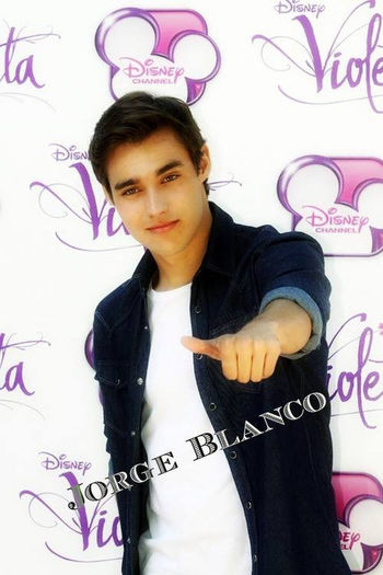 995400_183778708465531_351025625_n - Va place de Jorge Blanco