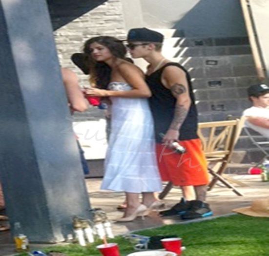 Jelena EUF de 4 de Julho - x - SG - 04-07-2013 - Selena e Justin em uma festa de 4 de Julho - Brasil