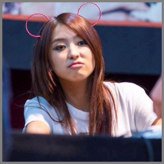 [:)] Chh, nu. Nici nu te gandi. Hei :-h :)