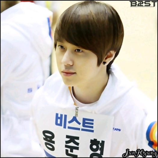 [J.H] ... -_- Aham. :)) Saluut!