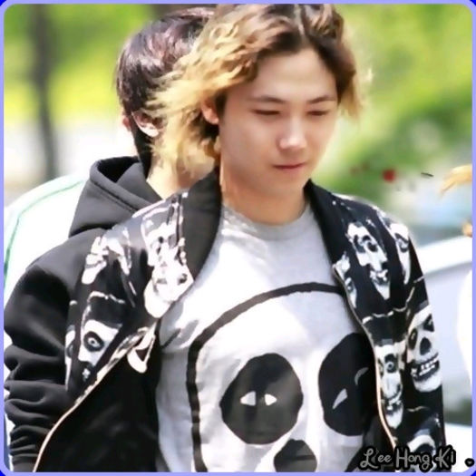 << [intra cu Suzz] ...Serios? o.O ..Bunaa.. :-h